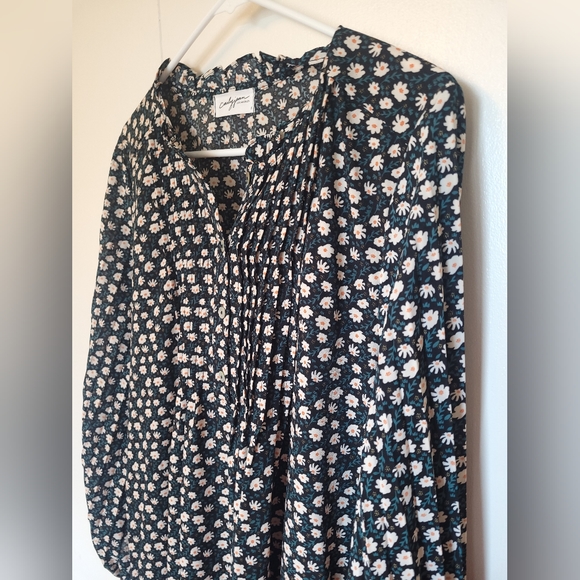 Carly Jean Los Angeles Dress - Picture 1 of 5